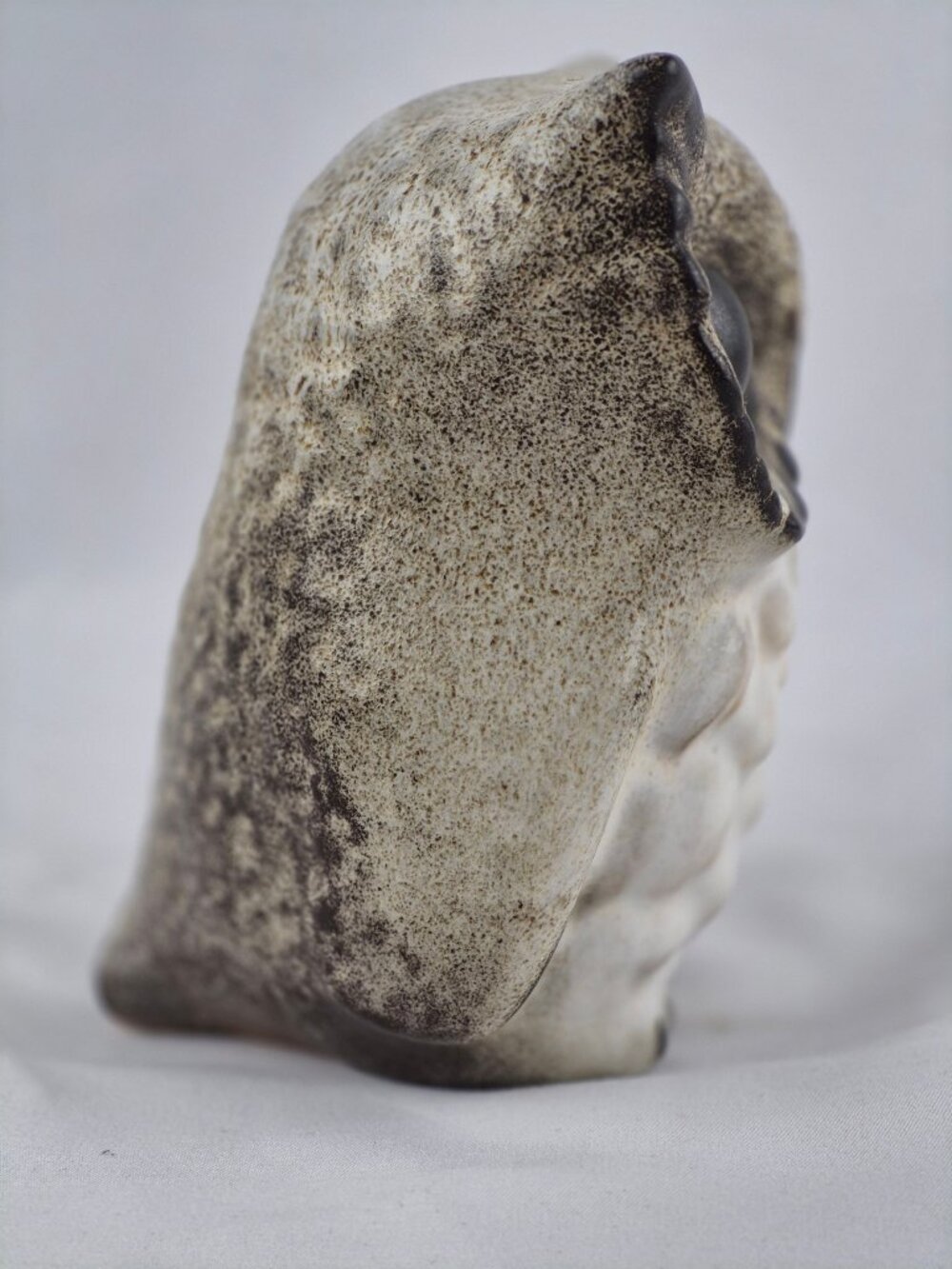 Vintage Howard Pierce Ceramic Horned Owl Figurine - Picture 8 of 15